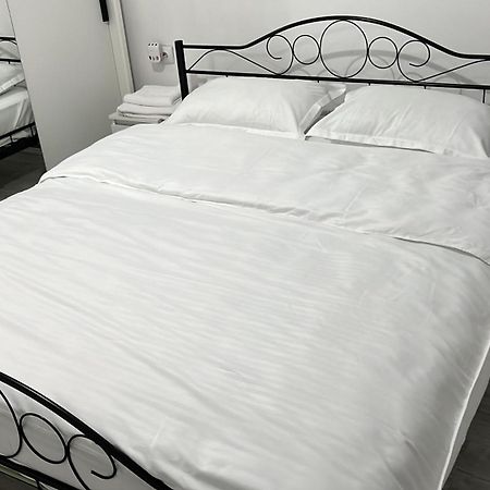 Home Sweet Home Apartment With 3 Rooms 布泽乌 外观 照片